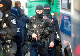 Γερμανία: Πέθανε ο αστυνομικός που επιχείρησε να ακινητοποιήσει τον δράστη της επίθεσης