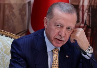 Ερντογάν: Το Συνταγματικό Δικαστήριο τον «ακυρώνει» – Διαφωνεί ο ίδιος