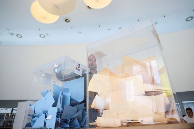 Σερβία: Έκλεισαν οι κάλπες για τις δημοτικές εκλογές – Καταγγελίες για παρατυπίες από την αντιπολίτευση