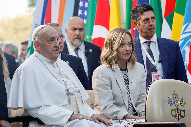 G7: O Πάπας και η Μελόνι κατηγορούνται για την απάλειψη αναφορών στην άμβλωση και τα ΛΟΑΤΚΙ άτομα