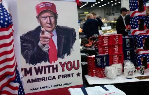 ΗΠΑ: Οι CEO’s συρρέουν ανοιχτά στο πλευρό του Τραμπ προσδοκώντας να ορίσουν την ατζέντα