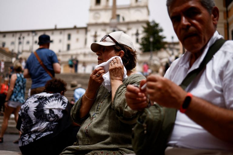 «Καλοκαιράκι» με πενηντάρια!
