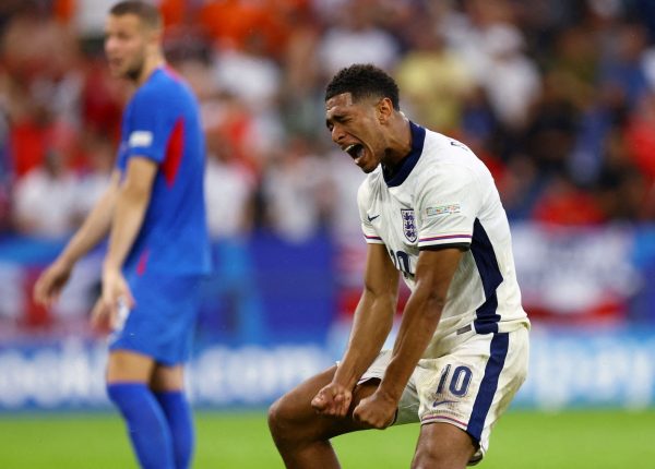 Αντέχουν οι… πλάτες του Μπέλινγκχαμ