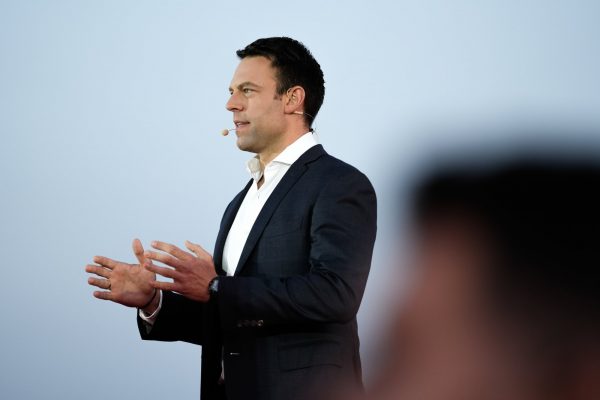 Κασσελάκης σε ΝΔ: Δώστε τώρα τους όρους ρύθμισης του χρέους σας – Το ειρωνικό σχόλιο προς Μητσοτάκη