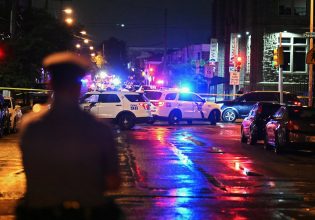 ΗΠΑ: Νεαρός ελληνικής καταγωγής σκότωσε τους γονείς του – Σοκαριστικό βίντεο ντοκουμέντο