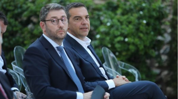 Γιατί Τσίπρας και Ανδρουλάκης συναντήθηκαν στην Πλάκα;