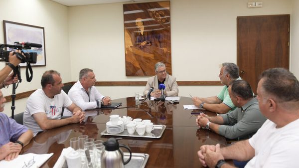 Συνάντηση Κουτσούμπα με την Πανελλήνια Ομοσπονδία Προσωπικού ΕΚΑΒ – Προσλήψεις και νέα ασθενοφόρα τώρα