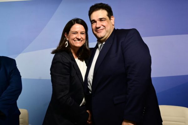 Στον Λιβάνιο παρέδωσε το ΥΠΕΣ η Κεραμέως – Αναφορά  στην ψήφο των αποδήμων, αλλά όχι και στο email gate