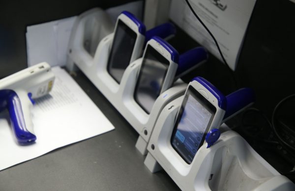 Τα αγκάθια της ψηφιακής κάρτας εργασίας – Για ποιους έρχονται πρόστιμα