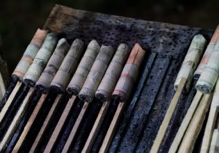 Παραλίγο τραγωδία στην Πάτρα: Βεγγαλικά χτύπησαν 9χρονο σε σχολική γιορτή – Φέρει εγκαύματα στο πρόσωπο