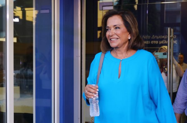 Μπακογιάννη: Υπάρχουν υπουργοί που δεν αποδίδουν τέλεια – Κωμική ιστορία ότι στρίψαμε Αριστερά ή Δεξιά