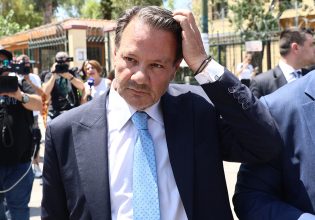 Απόστολος Λύτρας: «Καίει» τον ποινικολόγο το υπόμνημα της συζύγου του – Οι πιέσεις που δέχτηκε για να μην αποκαλύψει τον ξυλοδαρμό της