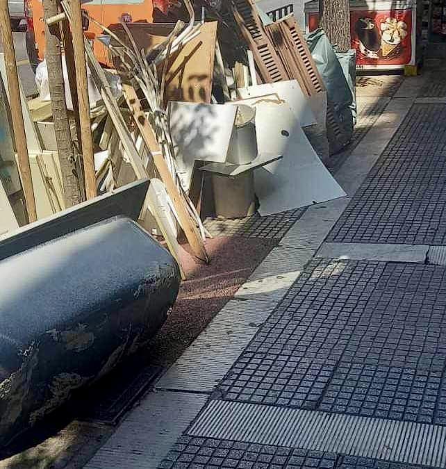 Θεσσαλονίκη: Πρόστιμο 500 ευρώ σε πολίτη για τα μπάζα που πέταξε στο δρόμο