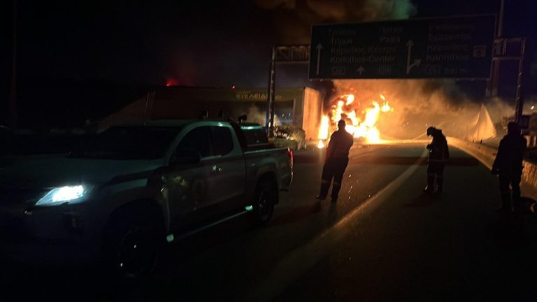 Ισθμός: Δύο οδηγοί φέρεται να είδαν το τροχαίο με το βυτιοφόρο που εξερράγη – Τους αναζητά η ΕΛ.ΑΣ.