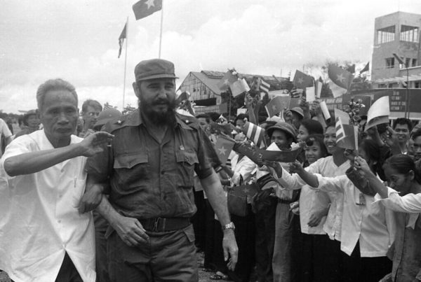 «Γιατί σκέφτεστε τον πόλεμο; Είμαι με την ειρήνη» – H συνέντευξη του Φιντέλ Κάστρο στο BBC