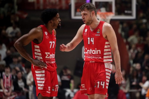 ΜακΚίσικ για Βεζένκοφ: «Πάντα τον θέλουμε στον Ολυμπιακό, εύχομαι να γυρίσει… αύριο» (vid)