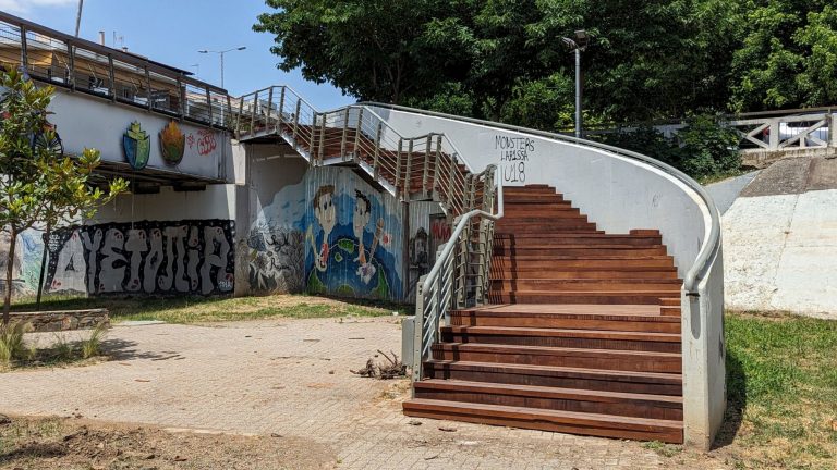 Παραδόθηκε η πεζογέφυρα των Πηνειάδων Νυμφών