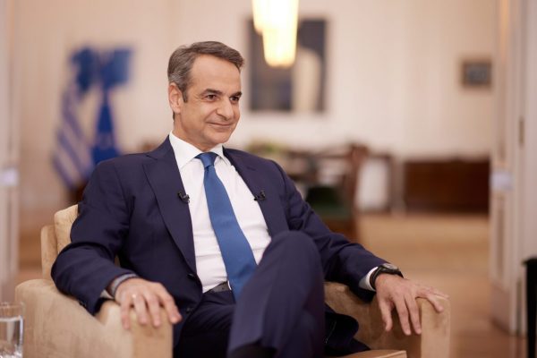 Με τη φαγωμάρα για Ανδρουλάκη και αμφισβήτηση Κασσελάκη βγαίνει πάντως πάλι λάδι η κυβέρνηση Μητσοτάκη