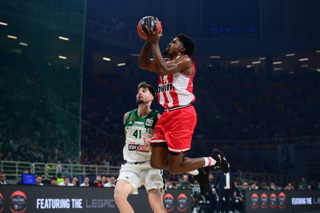 Οι 12άδες Ολυμπιακού και Παναθηναϊκού για τον τέταρτο τελικό