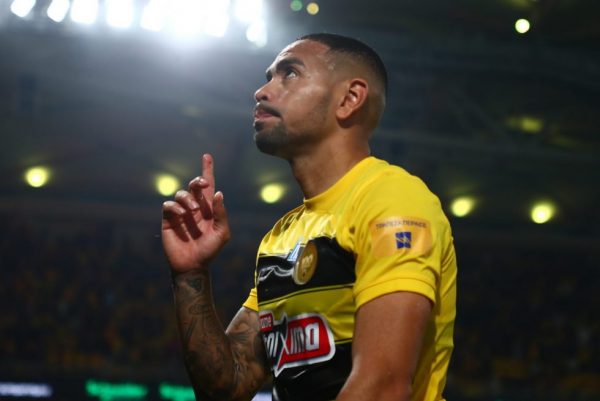 Οριστική συμφωνία της ΑΕΚ με Χιρόνα για τον Κάλενς