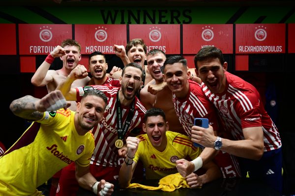 Ο επικός πανηγυρισμός των Μασούρα – Αλεξανδρόπουλου για την κατάκτηση του Conference (vid)