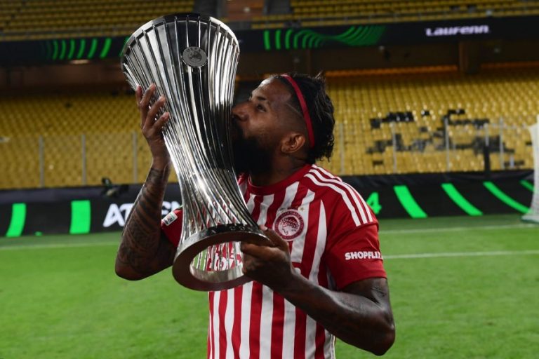 Το συγκλονιστικό μήνυμα του Ροντινέι στα ελληνικά: «Είμαι Ολυμπιακός, σας αγαπώ»