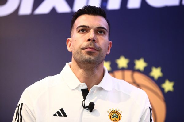 Σλούκας: «Πολύ μεγάλη πρόκληση να κατακτήσουμε το πρωτάθλημα»