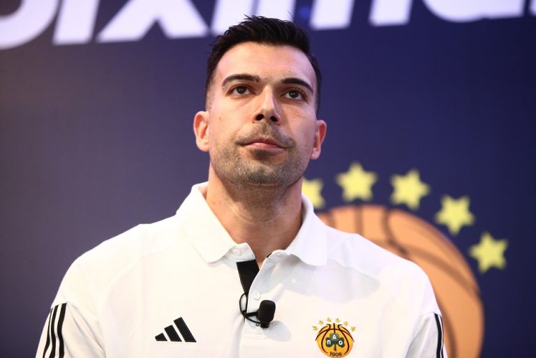 Σλούκας: «Πολύ μεγάλη πρόκληση να κατακτήσουμε το πρωτάθλημα»