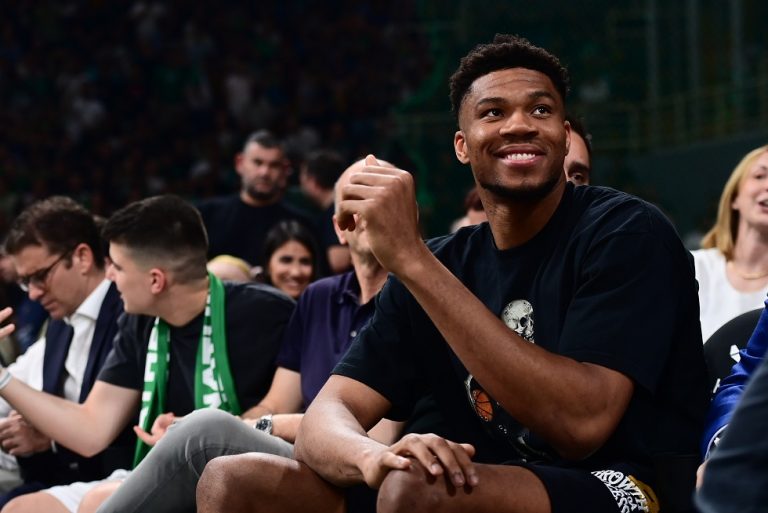 Στο ΟΑΚΑ ο Γιάννης Αντετοκούνμπο για τον πρώτο τελικό της Basket League (pics+vid)