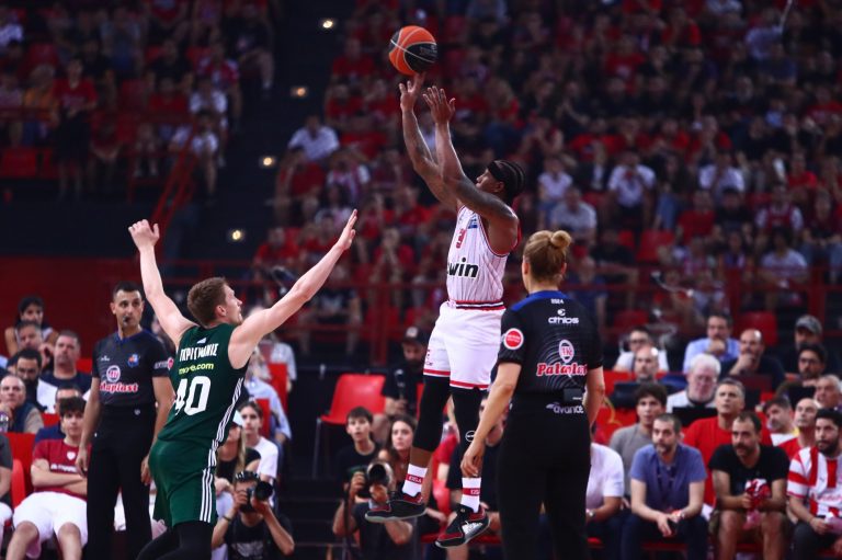 Ολυμπιακός – Παναθηναϊκός 92-86: Θρυλικό 2-0 και μια νίκη μακριά από τον τίτλο!