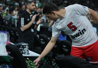 Άφησαν λουλούδια στην μνήμη του Πάρη Δερμάνη οι παίκτες του Ολυμπιακού (pics & vid)