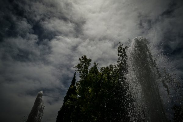 Άστατος ο καιρός σήμερα – Πού θα σημειωθούν βροχές και καταιγίδες