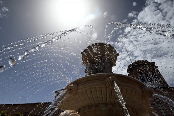 Καιρός: Ανεβαίνει η θερμοκρασία από σήμερα