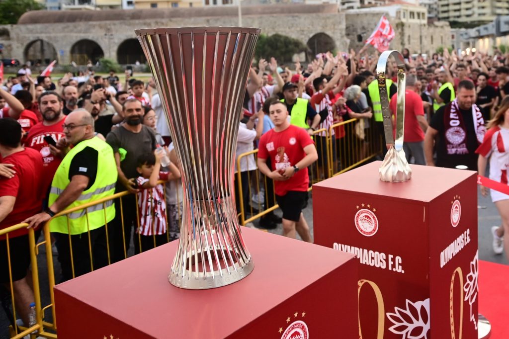 «Ερυθρόλευκο» και το Ηράκλειο: Παράνοια για τις ευρωκούπες του Ολυμπιακού (vid)