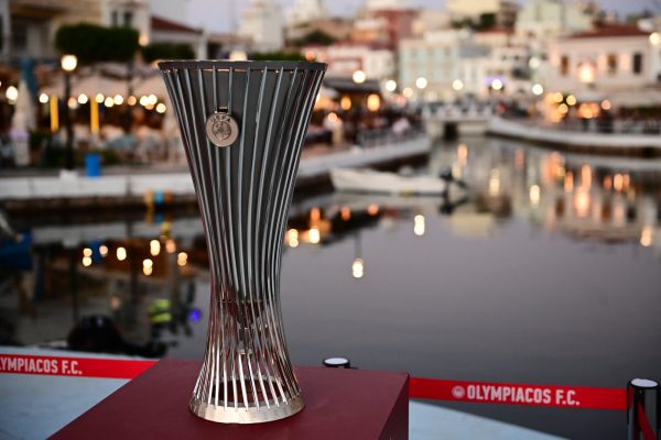 Ολυμπιακός: Ξεσηκωμός και στον Άγιο Νικόλαο για τις κούπες του Conference και του Youth League (pics)