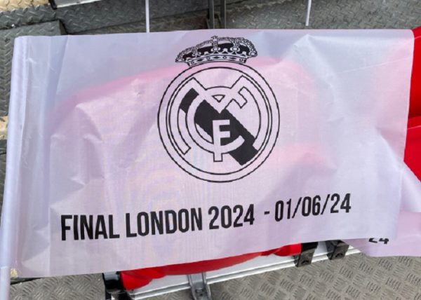 Έτοιμο το Γουέμπλεϊ για τον μεγάλο τελικό του Champions League (vids, pics)