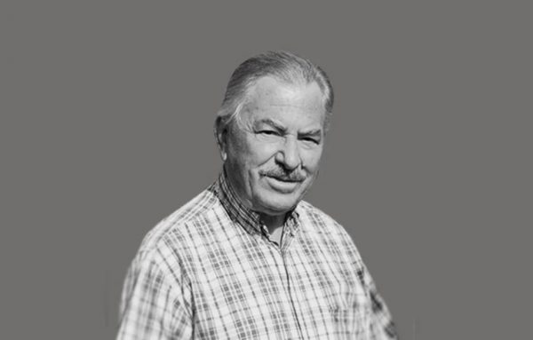 ΠΑΣΟΚ: Με βαθύ σεβασμό αποχαιρετούμε τον Ελευθέριο Γκλίναβο