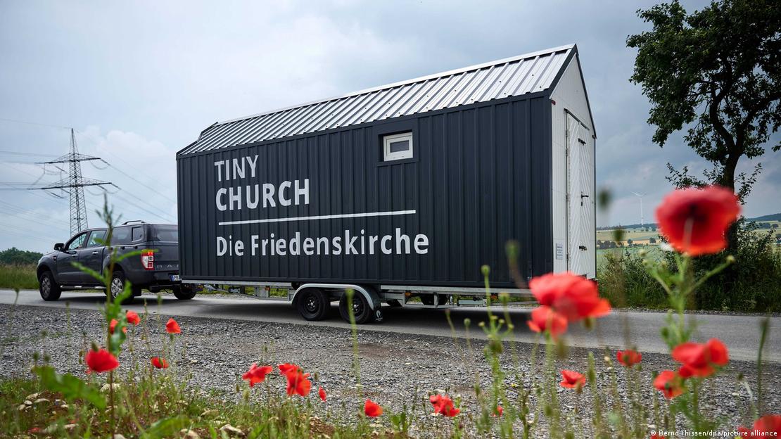 Γερμανία: «Ενοικιάζεται» εκκλησάκι με ρόδες – Μία εκκλησία με οδηγό το μέλλον