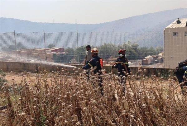 Φωτιά: Εμπρηστικές «βόμβες» τα ακαθάριστα οικόπεδα – Οι σαρωτικοί έλεγχοι και τα πρόστιμα