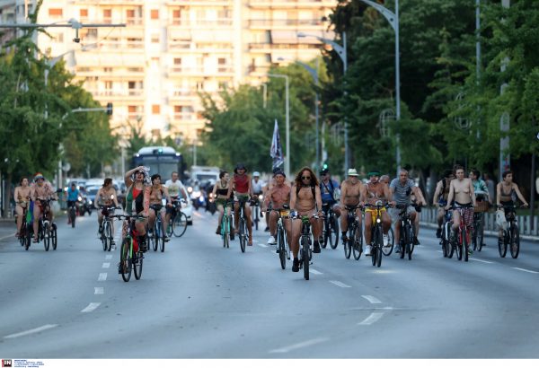 Θεσσαλονίκη: Γυμνή ποδηλατοδρομία για το περιβάλλον