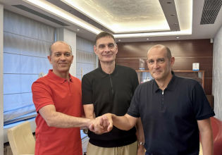 Επίσημο: Ανανέωσε με τον Ολυμπιακό ο Μπαρτζώκας