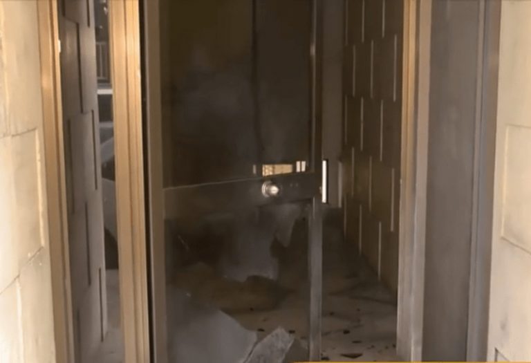 Παγκράτι: Υλικές ζημιές προκάλεσε η έκρηξη σε πολυκατοικία