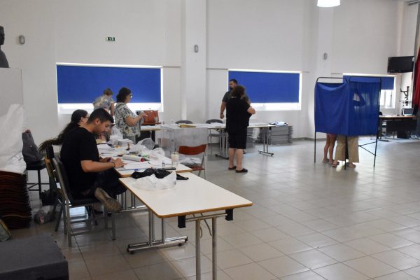 Απώλειες για ΝΔ και ΣΥΡΙΖΑ επεφύλασσε η ευρωκάλπη – Άνοδος της ακροδεξιάς, μεγάλος νικητής η αποχή