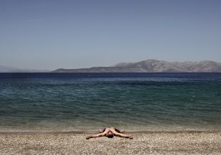 ΠΑΚΟΕ: Δημοσίευσε τη λίστα καταλληλότητας για τις παραλίες στα νότια και ανατολικά προάστια της Αττικής