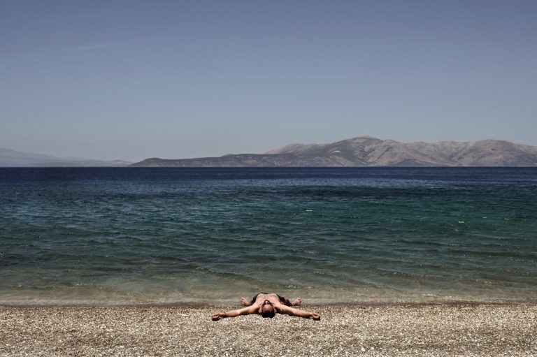 ΠΑΚΟΕ: Δημοσίευσε τη λίστα καταλληλότητας για τις παραλίες στα νότια και ανατολικά προάστια της Αττικής