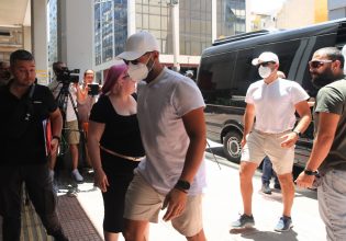 Φωτιά στην Ύδρα: Στην εισαγγελία Πειραιά έφτασαν οι 13 συλληφθέντες – Δείτε βίντεο