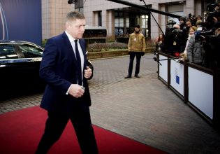 Σλοβακία: Πότε επιστρέφει στα καθήκοντά του ο πρωθυπουργός, Ρόμπερτ Φίτσο