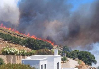 Φωτιά στην Άνδρο: Ήχησε το 112, εκκενώνονται τέσσερις οικισμοί