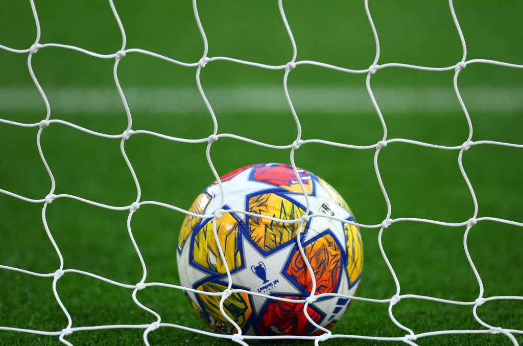 «Κλοτσώντας» το αποτύπωμα άνθρακα από τις μπάλες ποδοσφαίρου