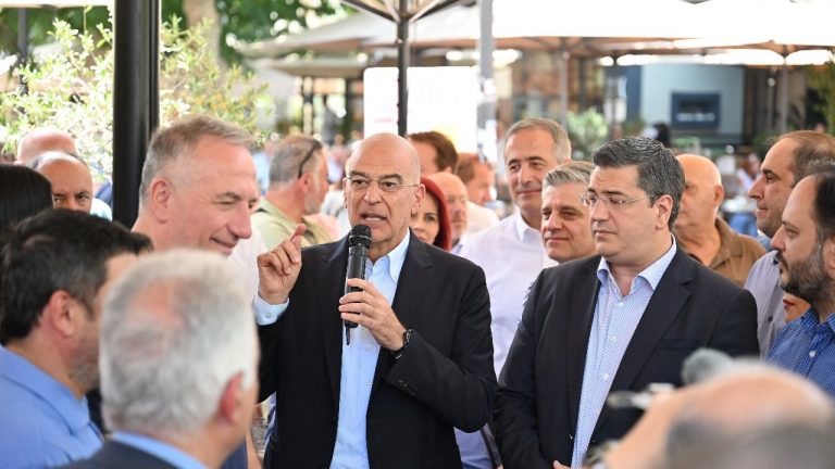 Δένδιας: Είμαστε η μόνη χώρα στην Ευρώπη που έχουμε θέμα «ζωντανής» απειλής